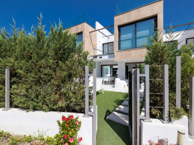 3 Soveroms Rekkehus i Nueva Andalucía