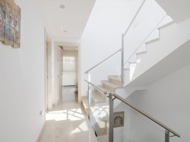 3 Soveroms Rekkehus i Nueva Andalucía