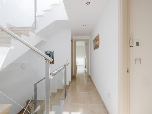 3 Soveroms Rekkehus i Nueva Andalucía