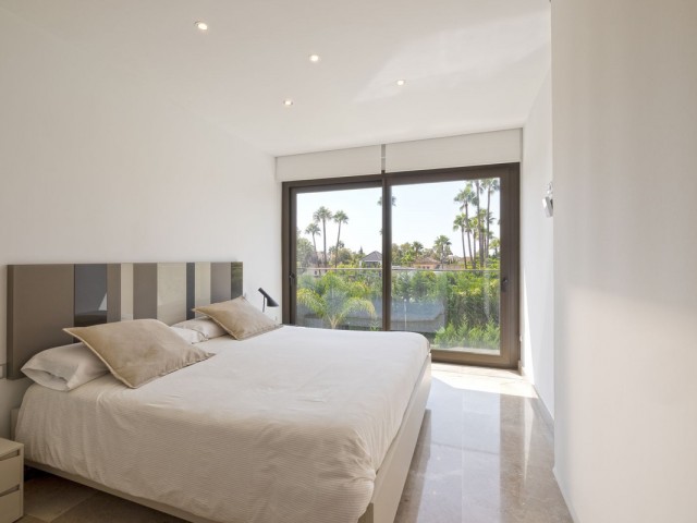 3 Soveroms Rekkehus i Nueva Andalucía