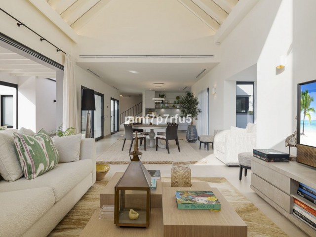 4 Bedrooms Villa in Marbella