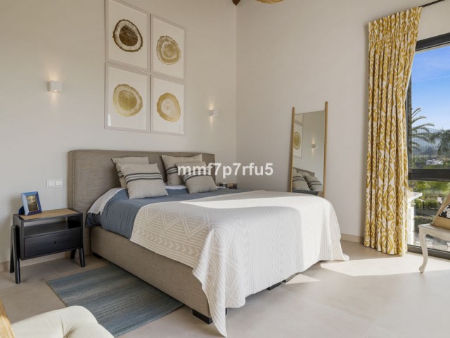 4 Bedrooms Villa in Marbella