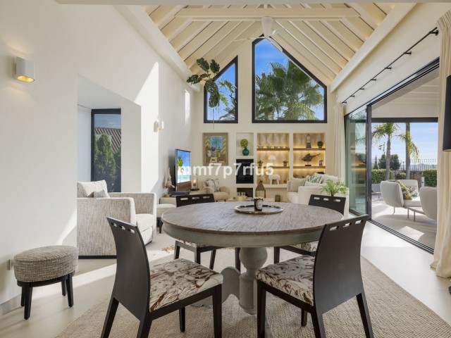 4 Bedrooms Villa in Marbella