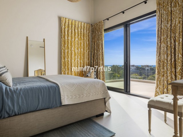 4 Bedrooms Villa in Marbella