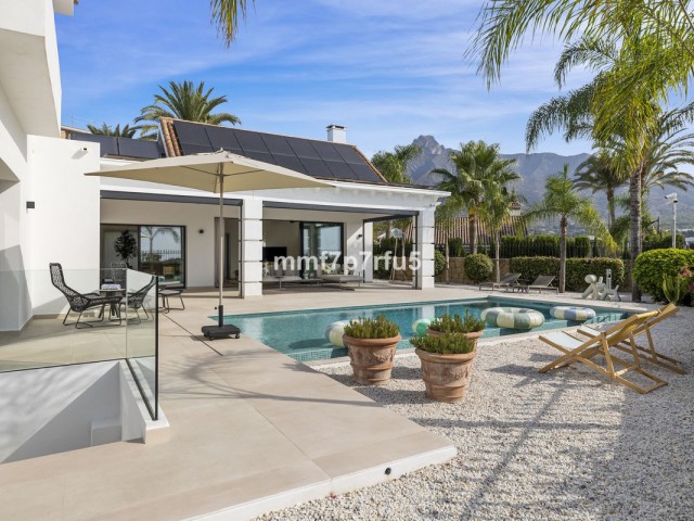 4 Bedrooms Villa in Marbella