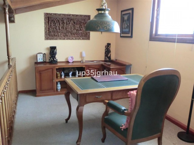 5 Soveroms Villa i Estepona