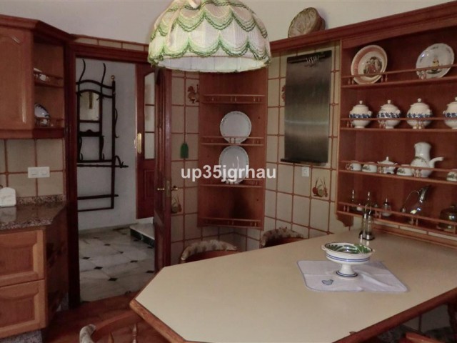 5 Soveroms Villa i Estepona