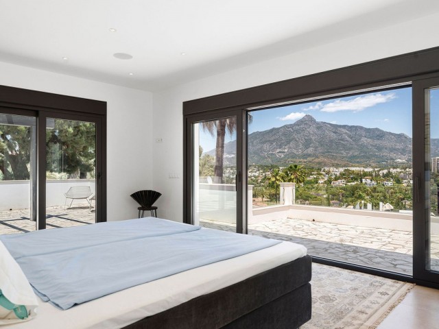 4 Soveroms Villa i Nueva Andalucía