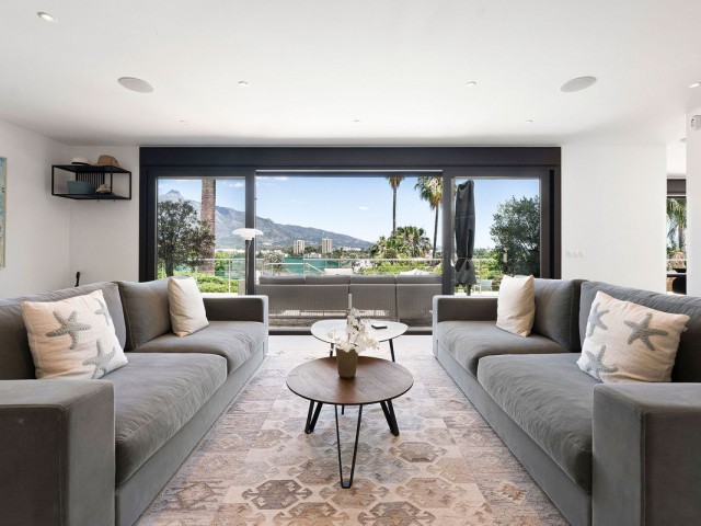 4 Schlafzimmer Villa in Nueva Andalucía