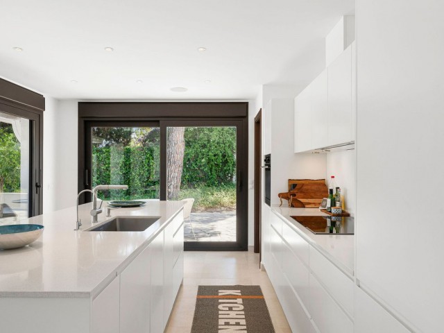 4 Schlafzimmer Villa in Nueva Andalucía