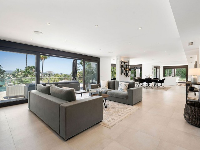 4 Schlafzimmer Villa in Nueva Andalucía