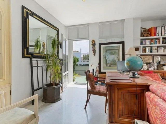 Villa avec 5 Chambres  à Nueva Andalucía