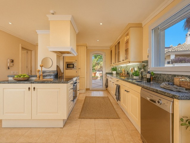 3 Soveroms Leilighet i Nueva Andalucía