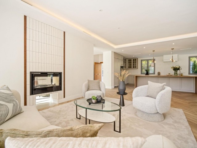 4 Bedrooms Villa in Benahavís