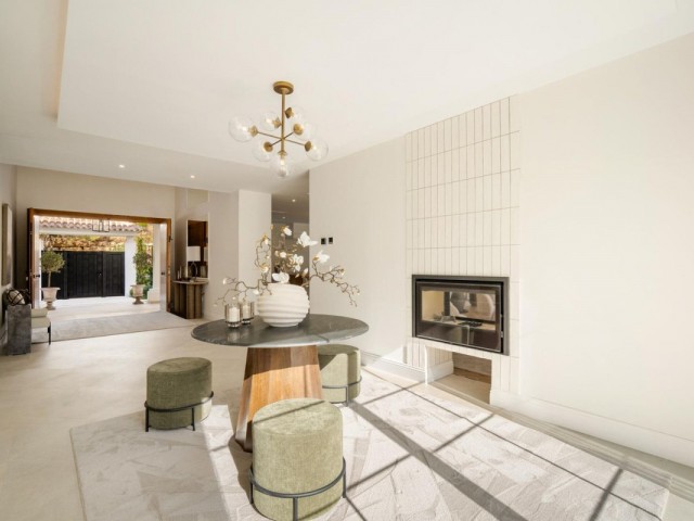 4 Bedrooms Villa in Benahavís