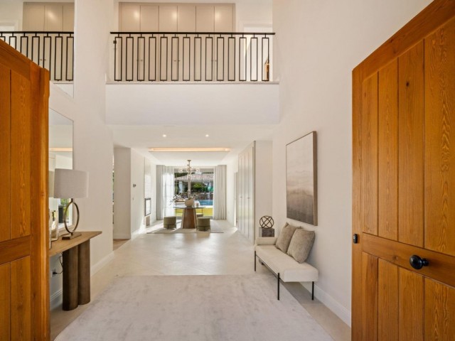 4 Bedrooms Villa in Benahavís