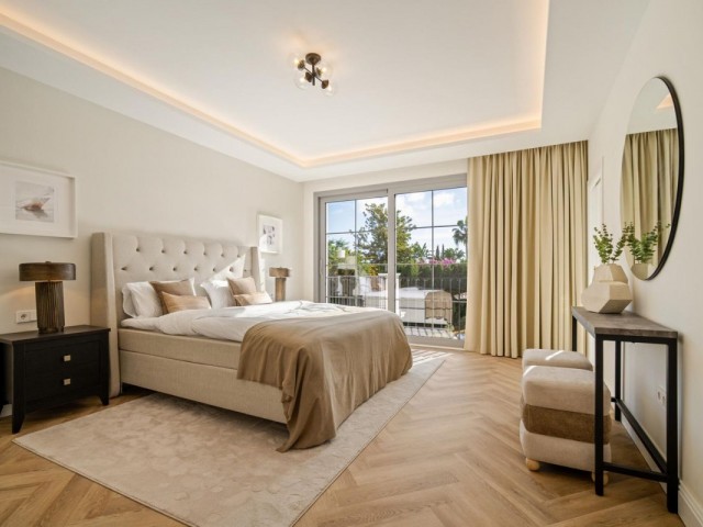 4 Bedrooms Villa in Benahavís