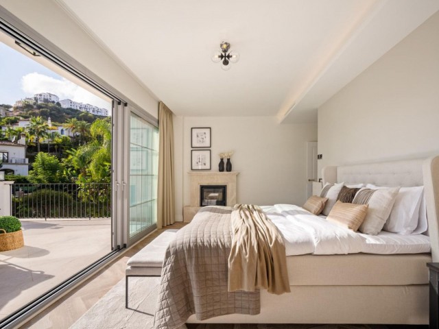 4 Bedrooms Villa in Benahavís