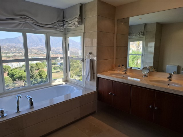 Maison mitoyenne avec 3 Chambres  à Mijas Costa