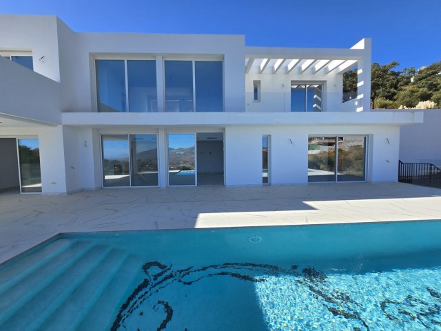 4 Bedrooms Villa in La Mairena