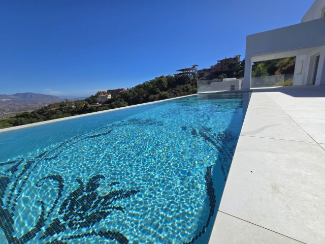 4 Bedrooms Villa in La Mairena