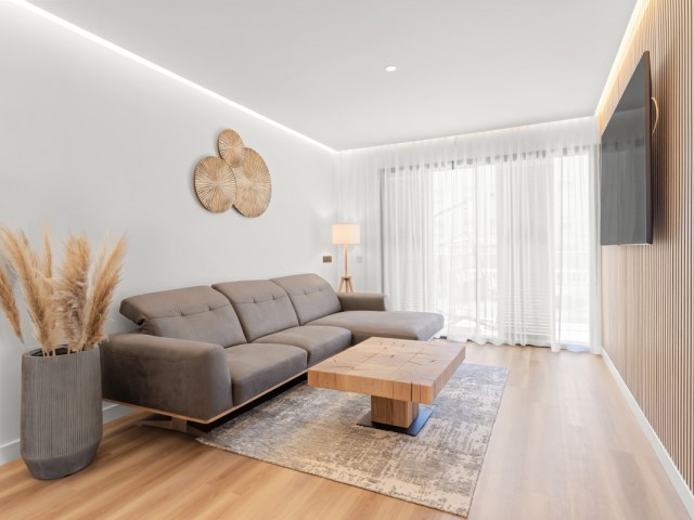 Apartamento con 2 Dormitorios  en Estepona
