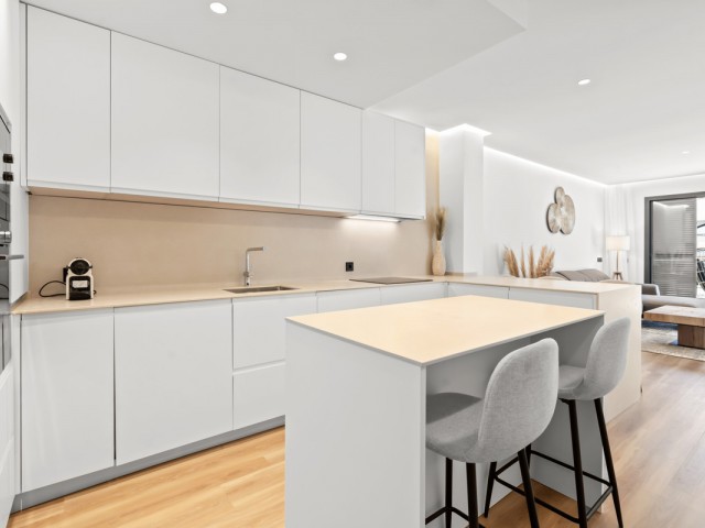 Apartamento con 2 Dormitorios  en Estepona