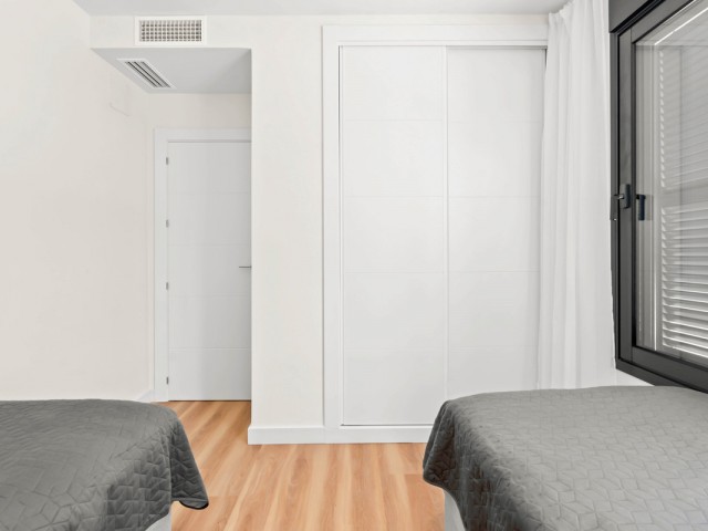 Apartamento con 2 Dormitorios  en Estepona