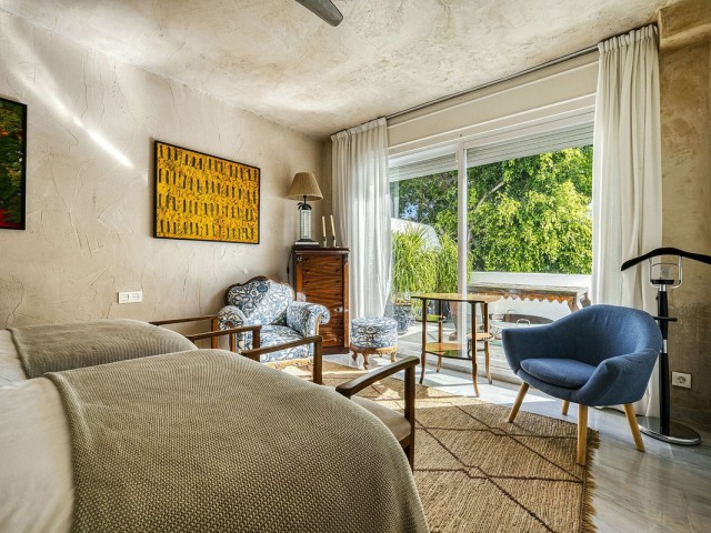 4 Bedrooms Apartment in Guadalmina Baja