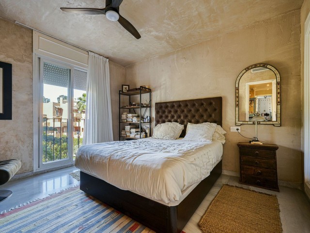 Appartement avec 4 Chambres  à Guadalmina Baja