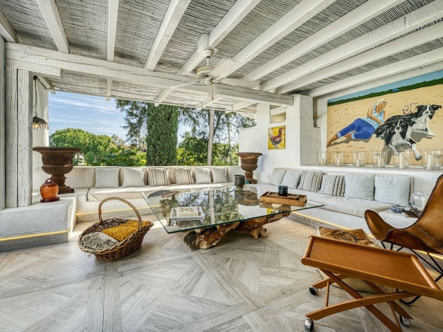 Appartement avec 4 Chambres  à Guadalmina Baja