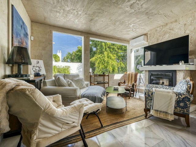 Appartement avec 4 Chambres  à Guadalmina Baja