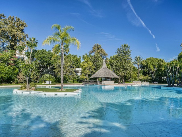 Huoneisto Guadalmina Baja - R5221423