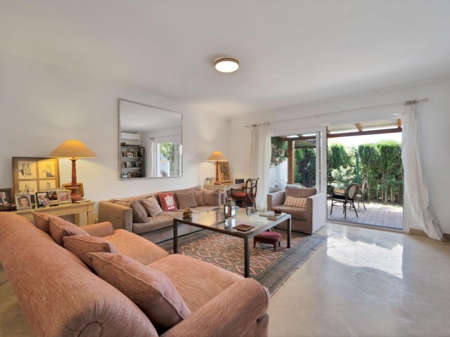 Villa con 4 Dormitorios  en Nagüeles