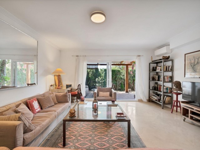 Villa con 4 Dormitorios  en Nagüeles