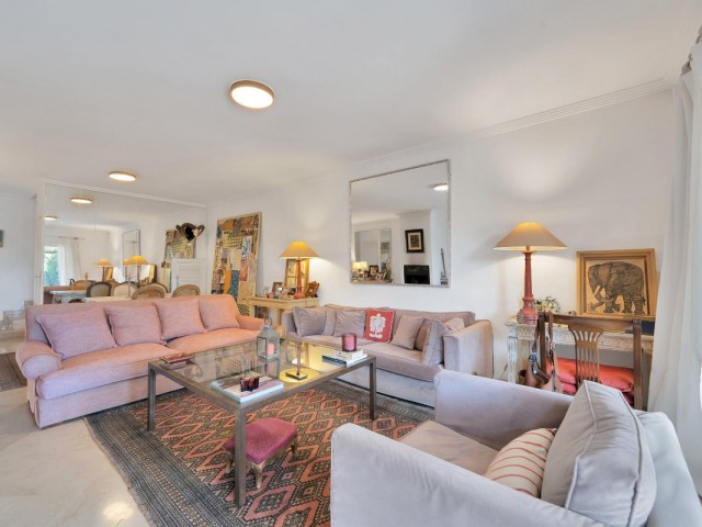 Villa con 4 Dormitorios  en Nagüeles