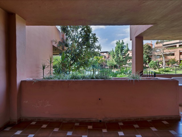 2 Makuuhuoneen Huoneisto Guadalmina Baja