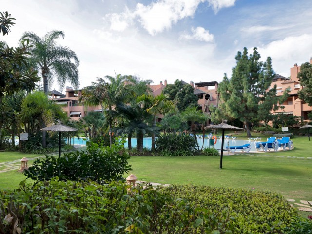 2 Makuuhuoneen Huoneisto Guadalmina Baja