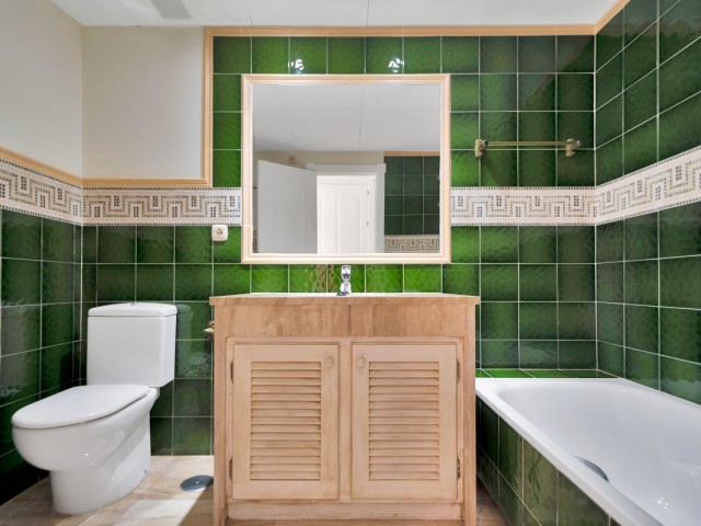 2 Makuuhuoneen Huoneisto Guadalmina Baja