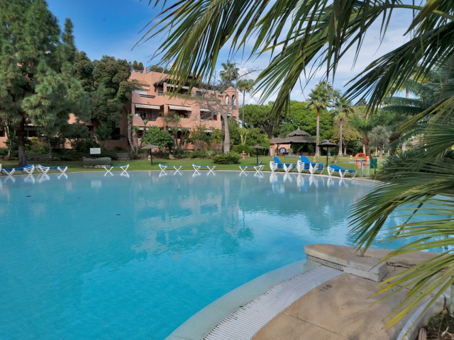 Apartment, Guadalmina Baja, R5221753