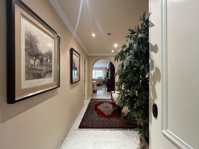 Apartamento con 3 Dormitorios  en Puerto Banús