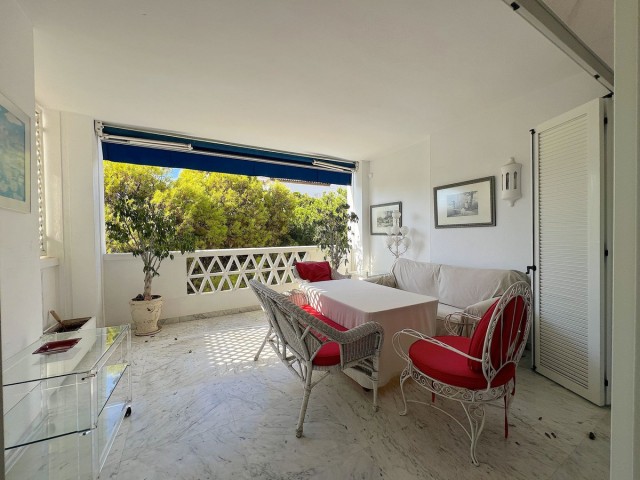 Apartamento con 3 Dormitorios  en Puerto Banús