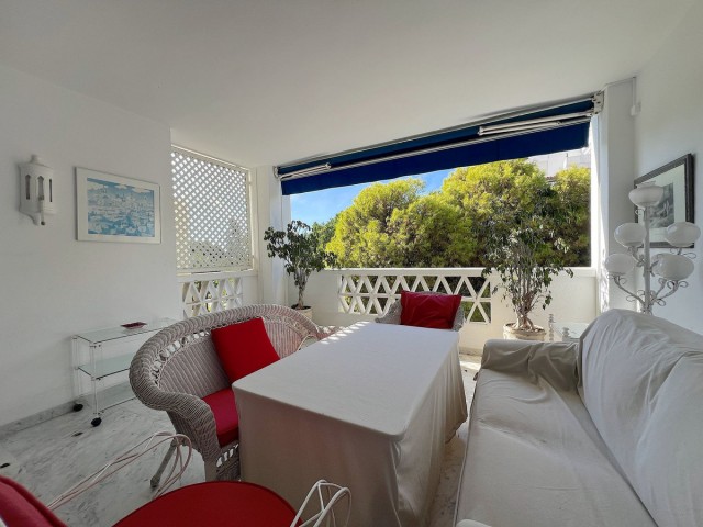 Apartamento con 3 Dormitorios  en Puerto Banús