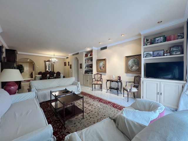 Apartamento con 3 Dormitorios  en Puerto Banús