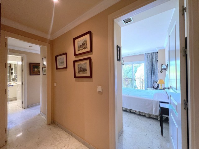 Apartamento con 3 Dormitorios  en Puerto Banús