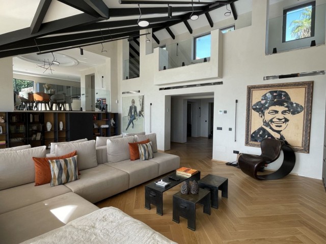 5 Bedrooms Villa in Benahavís