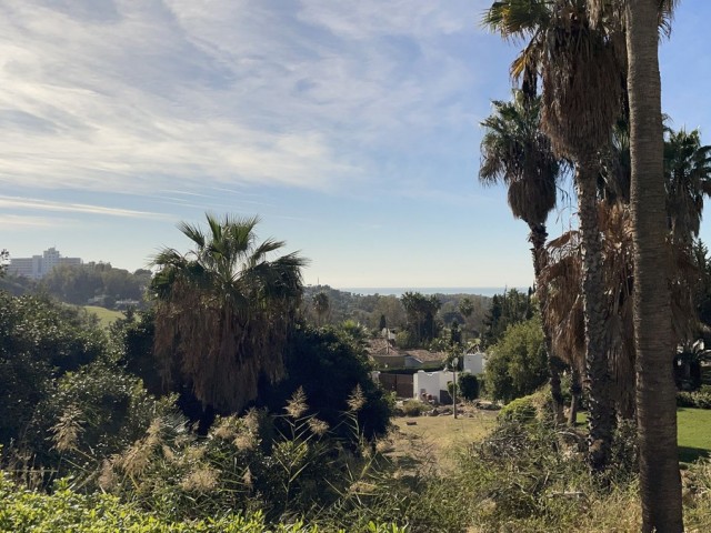 5 Bedrooms Villa in Benahavís