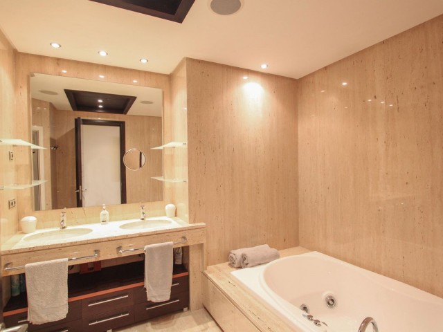 Appartement avec 2 Chambres  à Puerto Banús