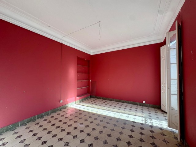 Apartamento con 4 Dormitorios  en Málaga