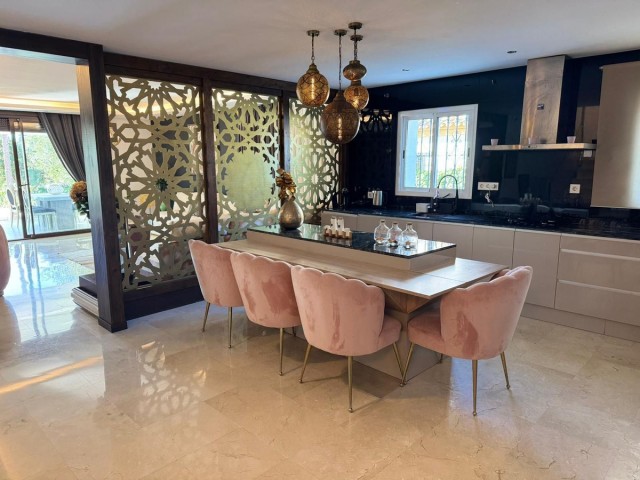 4 Makuuhuoneen Huvila Marbella